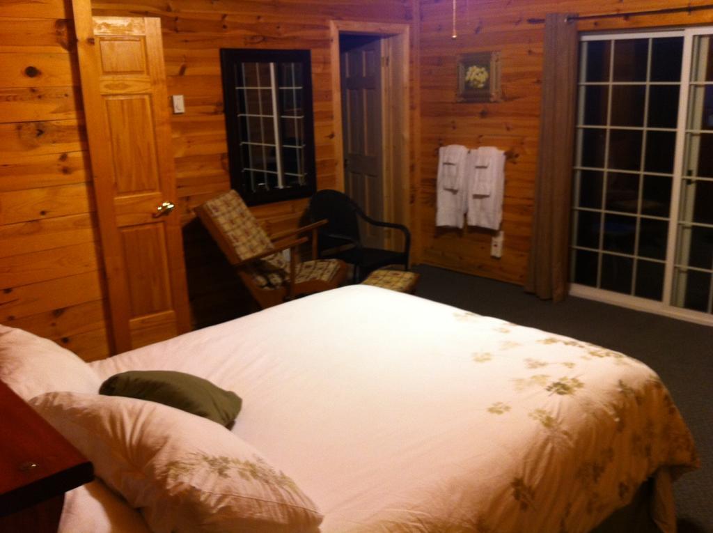 Lake Lauzon Resort Blind River Rom bilde